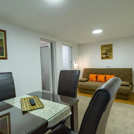 Aleksandra Lägenhet