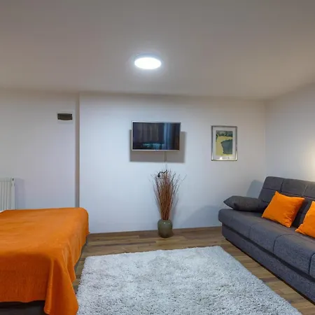 Aleksandra Lägenhet